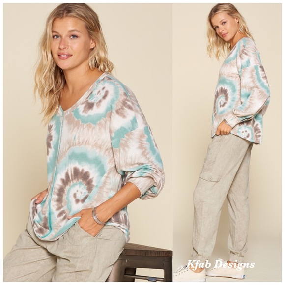 Tops - ❤️LAST! V Neck Spiral Tie Dye French Terry Top!